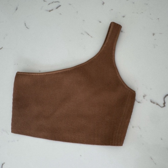 Aritzia- Babaton Sculpt Knit One-Shoulder Top - Picture 7 of 8